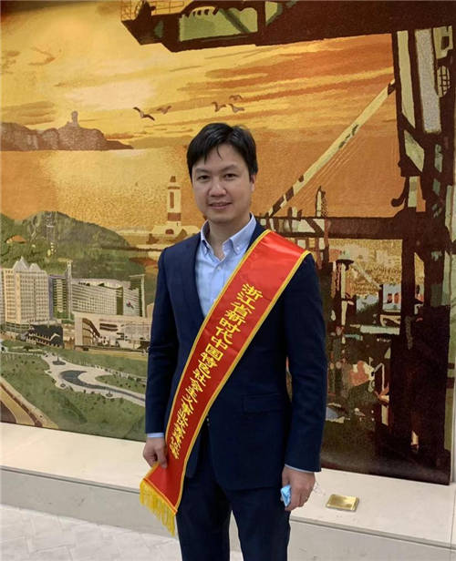 每日互動(dòng)方毅榮獲浙江省新時(shí)代中國特色社會(huì)主義事業(yè)優(yōu)秀建設(shè)者稱號(hào)
