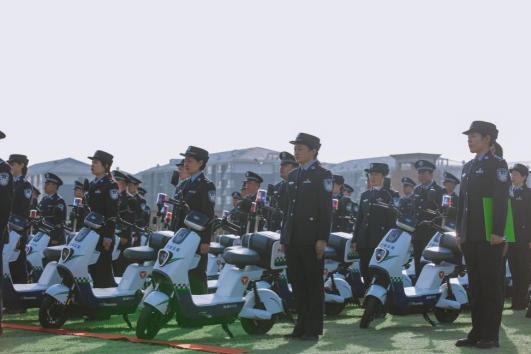 換上新裝備，執(zhí)勤更高效，雅迪電動車助力六安市平安建設(shè)