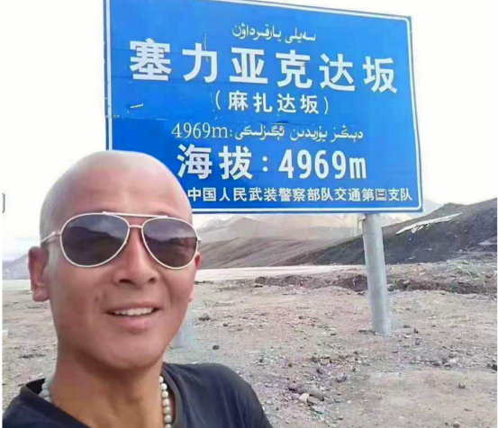 卡車司機(jī)王智芳：因?yàn)闈M幫 從行走高原回歸大道坦途