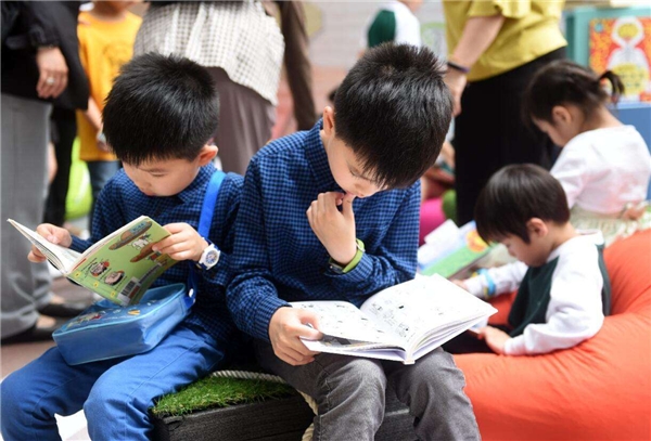 雙職工家庭如何兼顧事業(yè)和孩子教育？這樣做也許更奏效