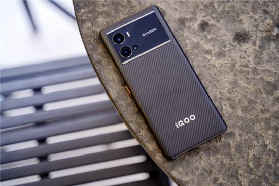 鎖定3月17日！倍輕松×iQOO 跨品聯(lián)合，超多福利等你來