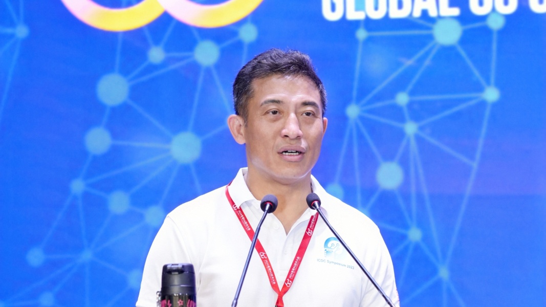 香港科技大學集成電路設計中心主任、香港科技大學-高通聯(lián)合創(chuàng)新及研究實驗室主任、光學無線實驗室主任 俞捷