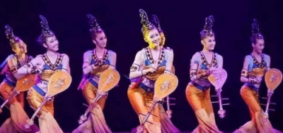 wimi微美云息讓數(shù)百國際全息模特入商場免費(fèi)全球AI走秀