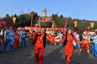 我有幸現(xiàn)場(chǎng)參與張仲景誕辰日盛典，祭拜醫(yī)圣祈福健康！