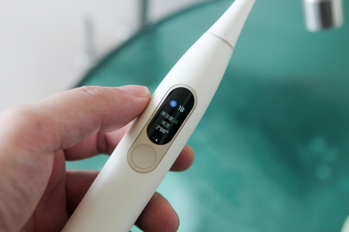 看得見的凈白！體驗小米有品眾籌爆款Oclean X智能觸屏電動牙刷的真智能