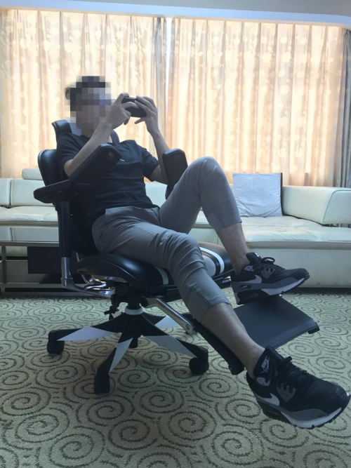 保友競(jìng)賽型電競(jìng)椅初體驗(yàn)：“一切為嬴而戰(zhàn)”