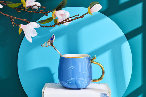 「瑞獸守護(hù) · 江豚杯」公益項(xiàng)目于摩點(diǎn)正式啟動(dòng)，關(guān)注故宮文化守護(hù)瀕危水中生靈