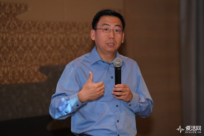 低功耗屏 高性能AI 英特爾雅典娜計(jì)劃是如何實(shí)現(xiàn)黑科技的？