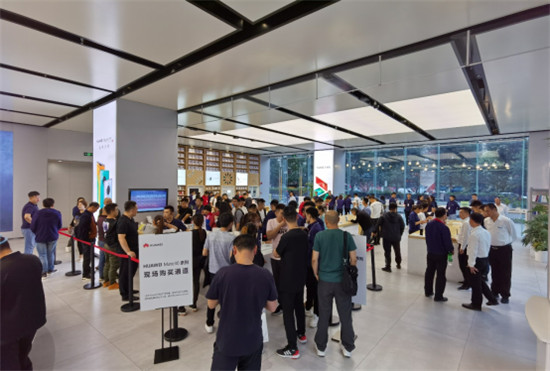華為Mate30系列首銷火爆，徠卡電影四攝吸睛圈粉