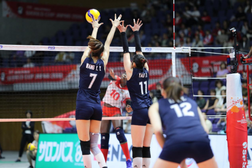 11場全勝衛(wèi)冕！德意強排助威中國女排豪取世界杯、勇奪十冠王