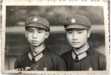湖南19歲鐵道兵長(zhǎng)眠四川48年，頭條尋人幫82歲哥哥找到他