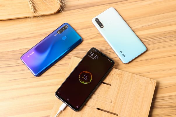 5000mAh大電池+18W雙引擎閃充，千元優(yōu)品vivo U3續(xù)航無憂