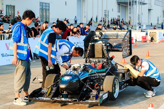 19支無人駕駛車隊成為“北斗智造者”，加入千尋位置高校支持計劃
