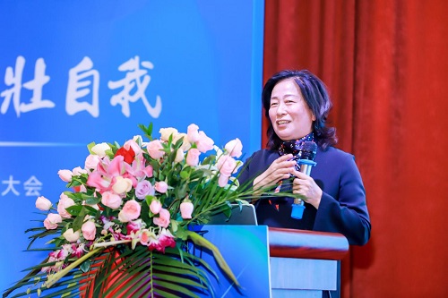 奇米兒童M2 Pro新品亮相，何秋光思維訓(xùn)練課程重磅升級(jí)