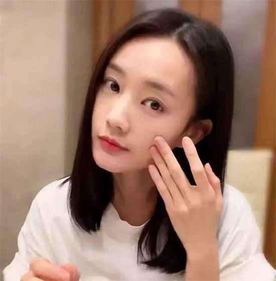 “神仙”顏值李一桐，素顏太驚艷！分享心水好物澳洲AEOLA精華
