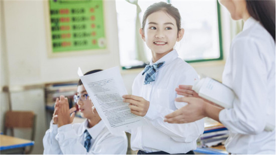 課業(yè)重眼疲勞解決方法多，葉黃素什么牌子好？