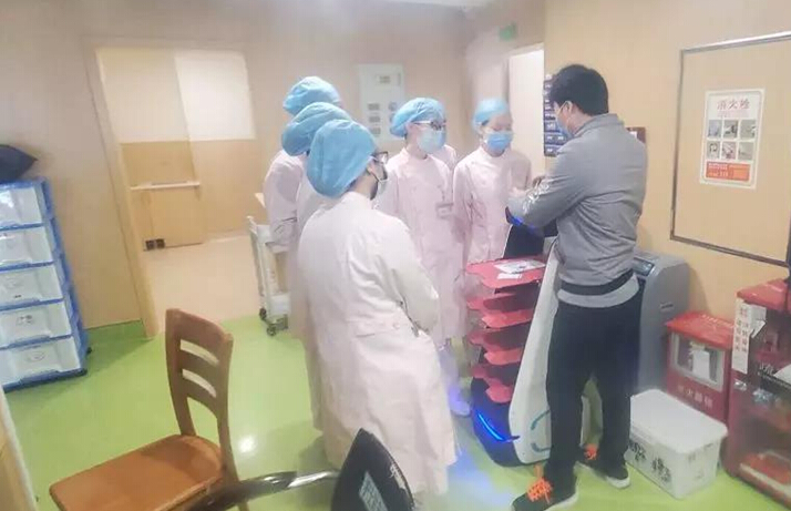 擎朗送餐機器人今日馳援7家醫(yī)院，3個集中隔離點