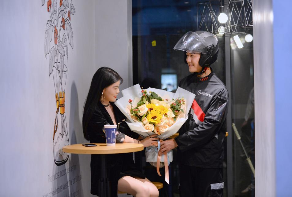 順豐同城圣誕鮮花配送單量同比增長(zhǎng)1.2倍，助力“圣誕經(jīng)濟(jì)”再升溫