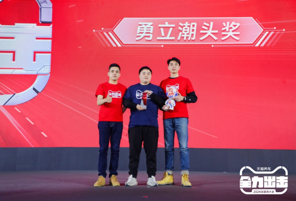 火了！90后小伙如何巧借新能源，打造首月營收30萬的網(wǎng)紅店？
