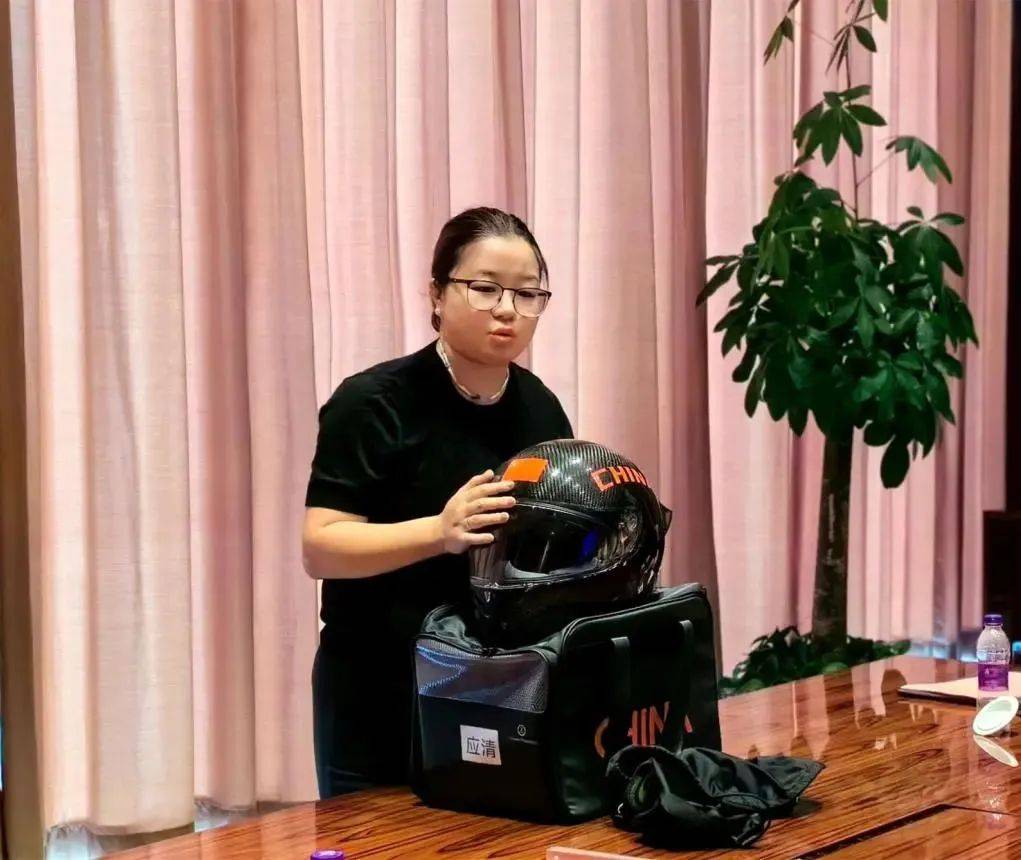 思看科技3D掃描技術為國家隊精準護航！全球首款雪車專用頭盔成果圓滿交付！