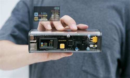 至薄至輕！閃極碳纖維系列磁吸移動電源C3正式開售