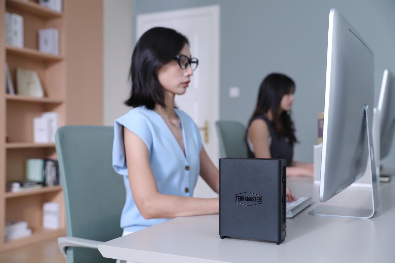 鐵威馬F8 SSD Plus：出差神器，NAS新品全面升級