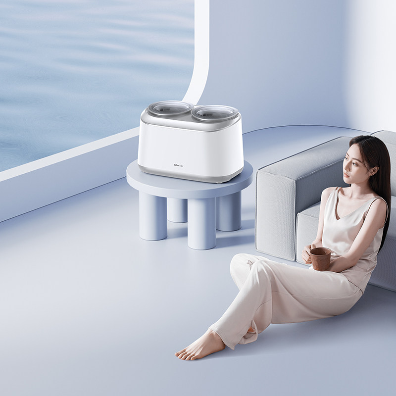 不手洗、不晾曬！小熊電器雙艙洗衣機：分區(qū)洗脫烘全搞定