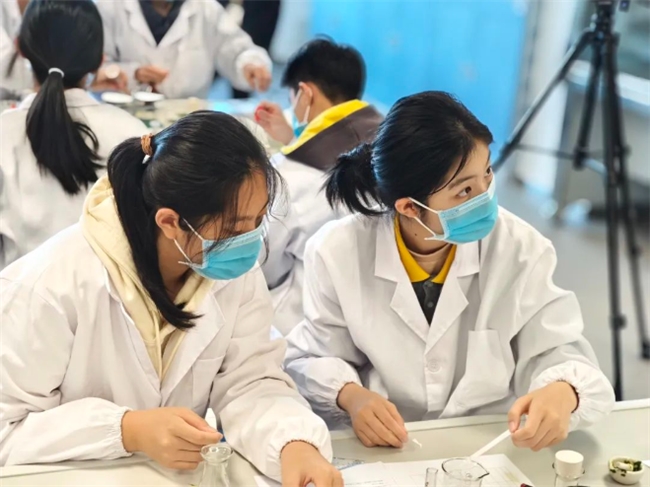 朝陽(yáng)凱文新增 “1+1“，”2+4“雙軌課程新路徑，豐富校園多元化課程之獨(dú)特