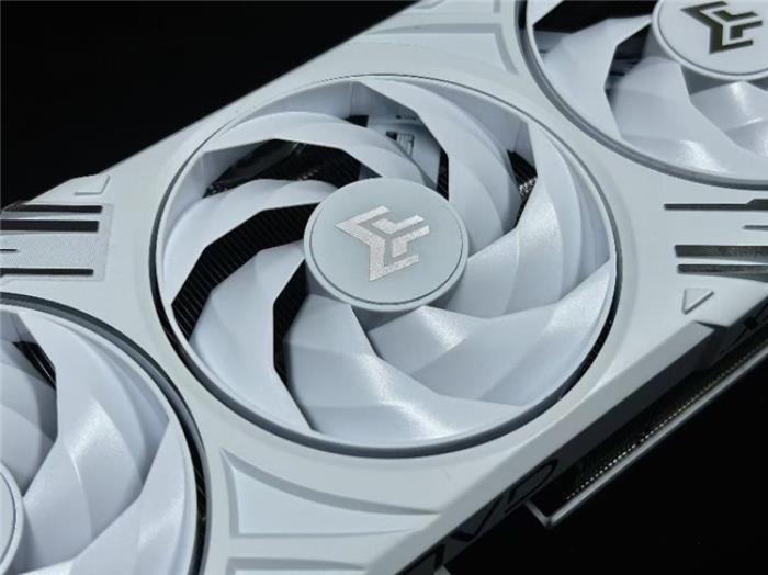 影馳 GeForce RTX 5070 Ti 金屬大師 OC評測：DLSS 4超強(qiáng)發(fā)揮