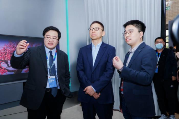海信激光電視探索X1亮相AWE 2025 重塑家庭觀影新標(biāo)準(zhǔn)