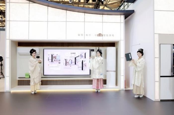 2025 AWE海信璀璨精彩綻放，四款產品榮膺艾普蘭獎詮釋東方美學新高度