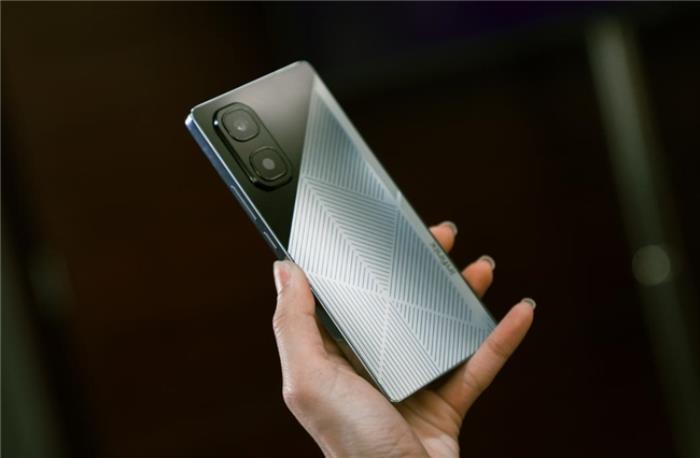 傳音Infinix鈣鈦礦光伏儲能技術(shù)成果亮相2025中關(guān)村論壇年會