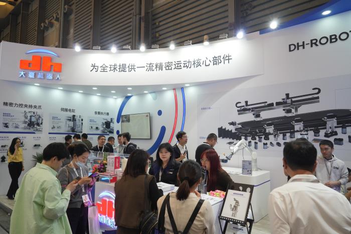大寰機(jī)器人亮相慕尼黑上海電子生產(chǎn)設(shè)備展，智能制造引領(lǐng)行業(yè)新風(fēng)向