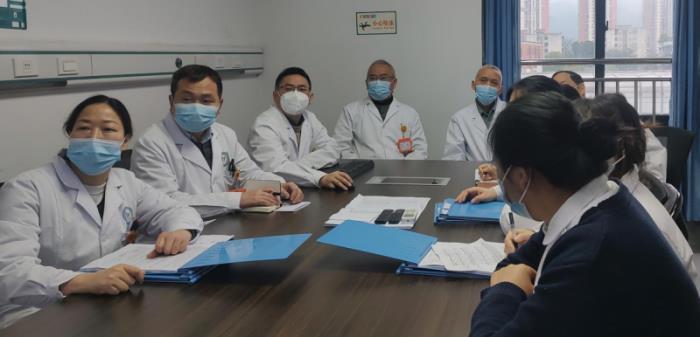 知名中醫(yī)專家張宗見教授赴盈康一生重慶華健友方醫(yī)院開展大型惠民義診暨學(xué)術(shù)交流活動