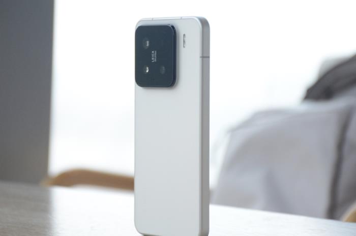小米手機不甘示弱！小米15暴跌821元，驍龍8至尊版+5400mAh+IP68