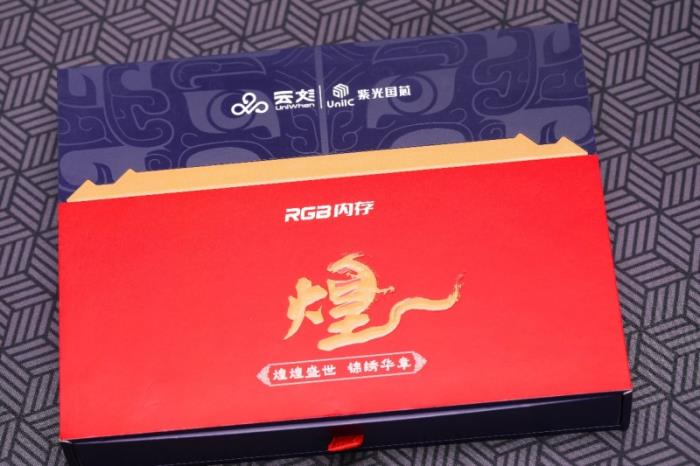硬控發(fā)熱，一鍵躍至6400MT/s，「煌」系列DDR5內(nèi)存超頻體驗