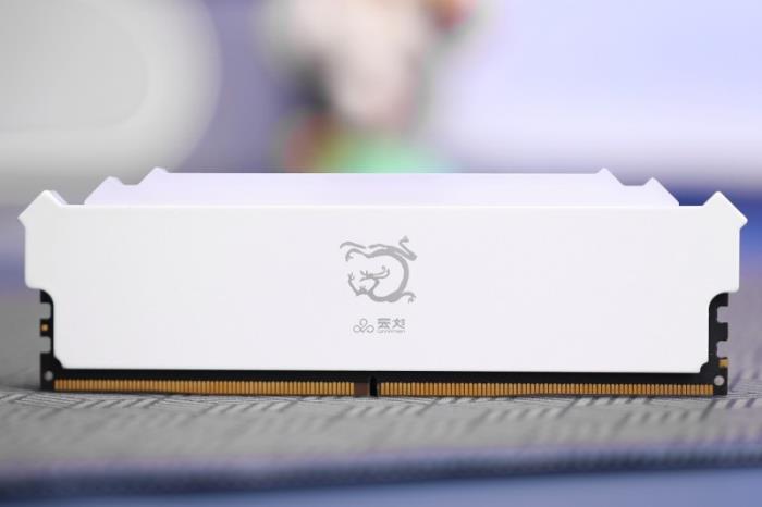 硬控發(fā)熱，一鍵躍至6400MT/s，「煌」系列DDR5內(nèi)存超頻體驗