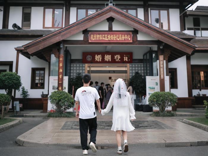 穿拖鞋辦婚禮？Z世代新人顛覆傳統(tǒng)：在Soul App集云祝福