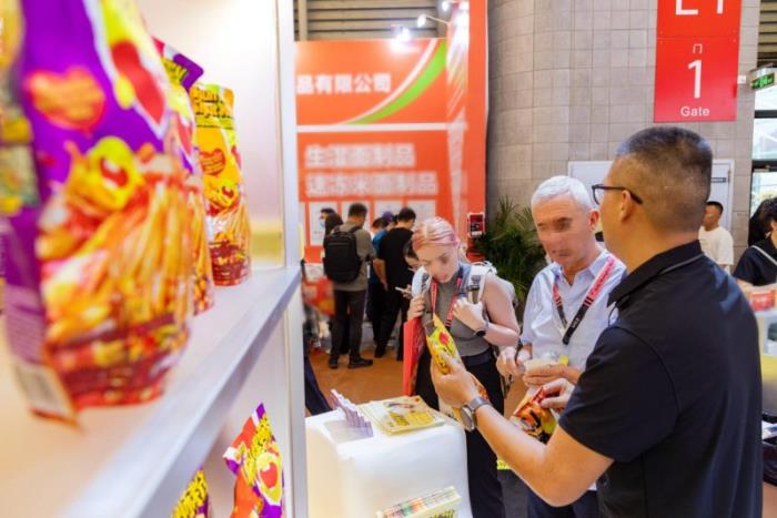 柳州螺螄粉亮相2025西雅展再次破圈 微念再塑地方美食行業(yè)標桿