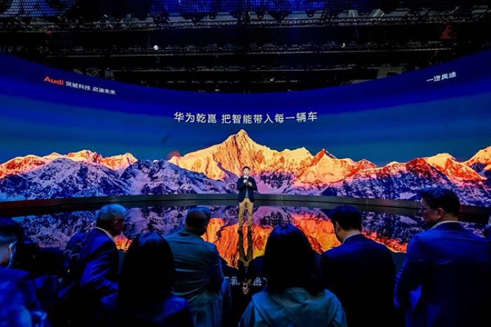 “奧迪+華為全球第一車”，奧迪Q6L e-tron定義豪華純電新標(biāo)準(zhǔn)