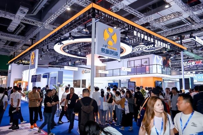 AI賦能，智啟未來丨昱能科技攜全場景智慧光儲解決方案重磅亮相SNEC！