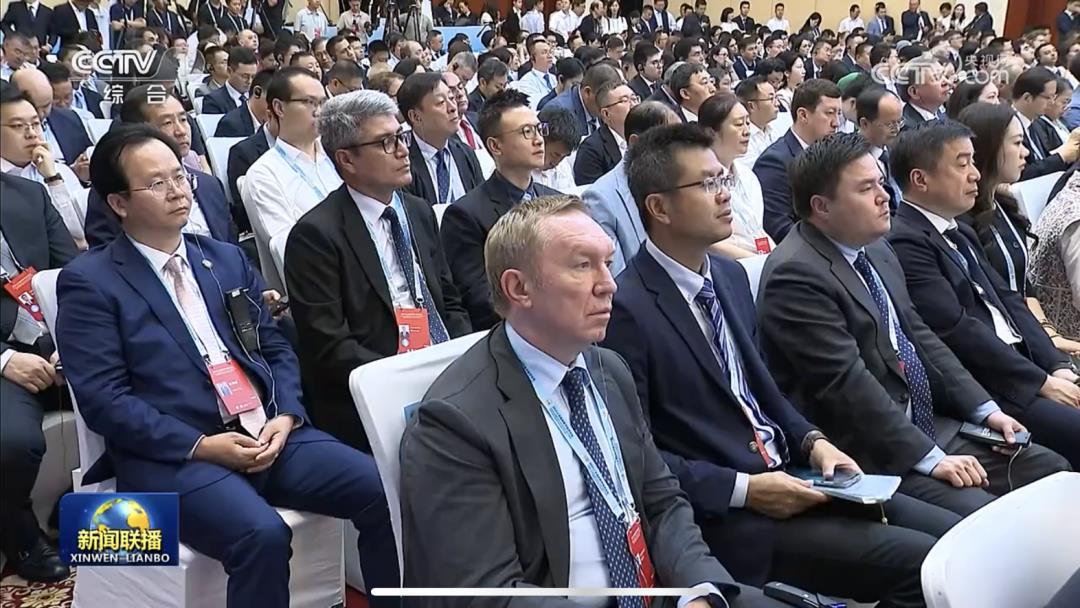 萬里數據庫GreatDB亮相上合組織數字經濟論壇 與哈薩克斯坦人工智能發(fā)展協(xié)會簽署合作協(xié)議