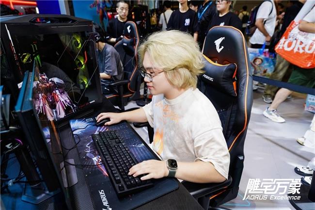 BW2025技嘉AORUS戰(zhàn)力全開，次元突破！硬核電競引爆文化狂潮
