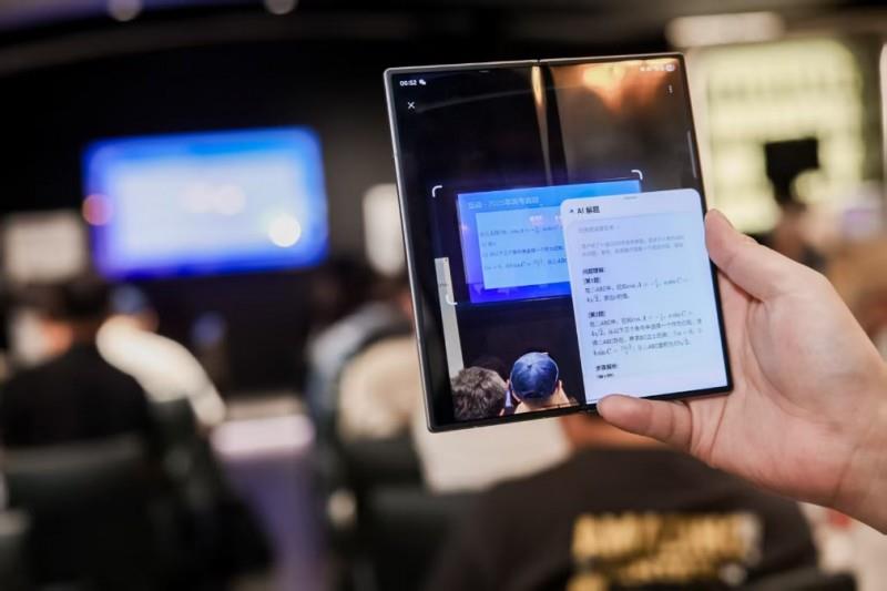 Galaxy AI引領(lǐng)折疊屏交互變革 三星Galaxy Z Fold7