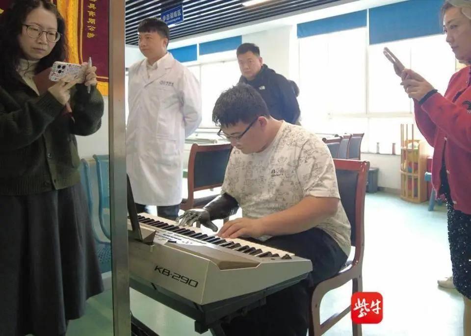 “裝上這只手，我又能和世界握手了”丨全國肢殘人活動日
